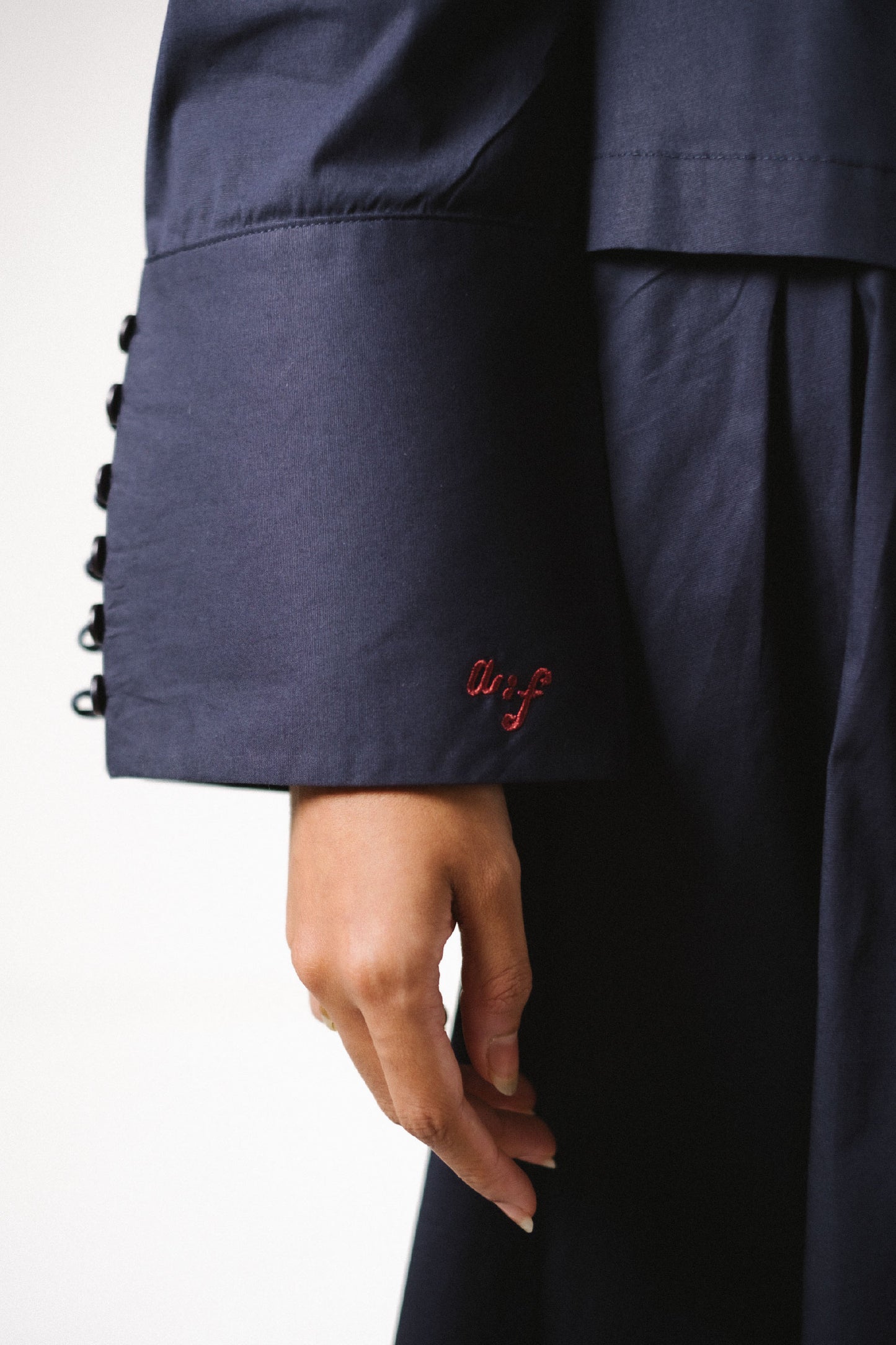 Growing Out Your Sleeve Poplin Shirt in Navy